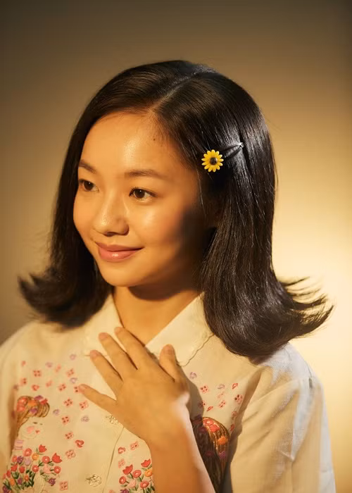 Để vào vai Dao Ánh, Hoàng Hà giảm khoảng 2-3kg cho phù hợp với hình ảnh thiếu nữ mảnh mai những năm 1960.