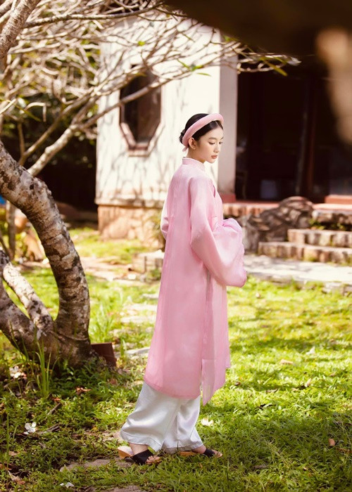 Nhiều khán giả khen ngợi nhan sắc của con gái Ngọc Diễm.