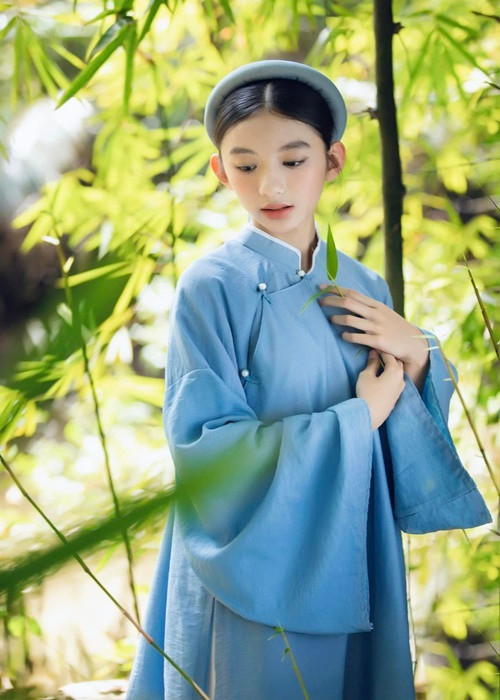 Ngọc Diễm cho biết, mỗi năm cô đều tặng con gái một bộ ảnh, vừa kỷ niệm tuổi mới của con vừa để nhìn lại hành trình con lớn lên cùng năm tháng.