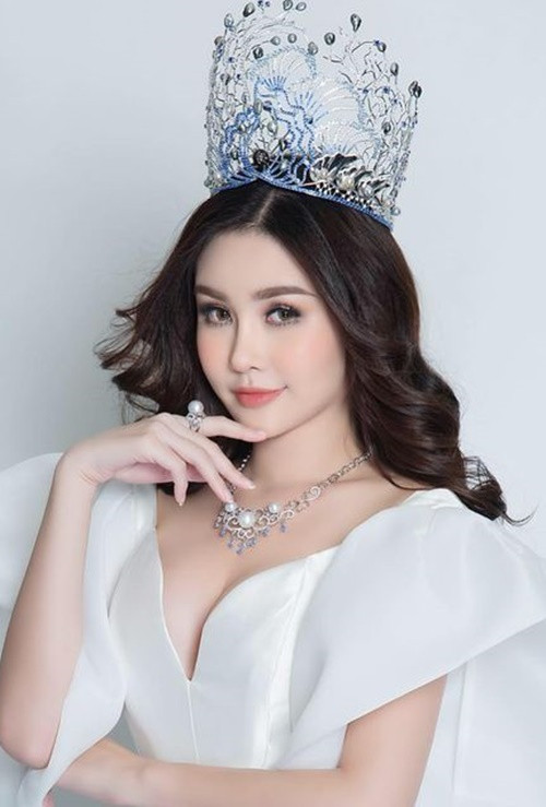 Ngân Anh còn trần tình về phần thi ứng xử bị nghi học thuộc. Cô cho hay sở dĩ bản thân trả lời trôi chảy vì đã ôn luyện bằng bộ đề tự soạn dày đến 10 trang. “Tôi hoàn toàn có thể cung cấp bộ đề tôi từng luyện tập nếu mọi người muốn biết”, Ngân Anh nói thêm.