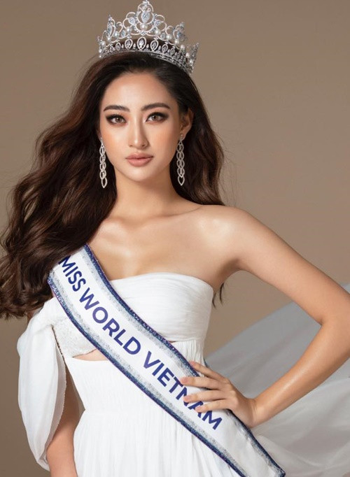 Ngay khi đăng quang Hoa hậu Thế giới Việt Nam 2019, Lương Thùy Linh vướng tin đồn mua giải. Tin đồn xuất phát từ một tài khoản Facebook đăng hình ảnh, số báo danh của Thùy Linh cùng 2 thí sinh khác và ngầm tố có sự mua bán giải trước đêm chung kết.