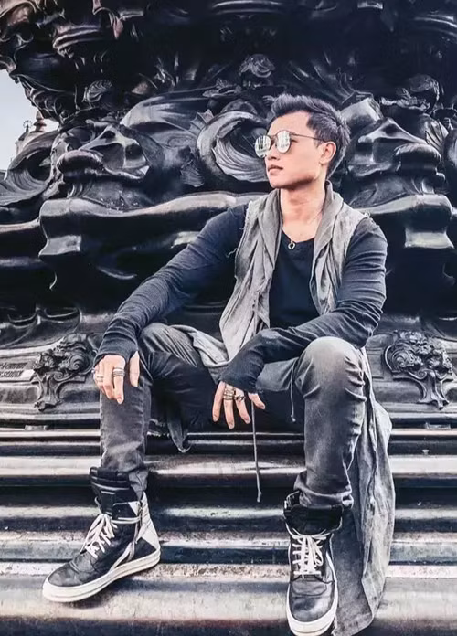 Huyền My từng bị đồn hẹn hò thiếu gia Thế Anh. Về nghi vấn này, cô cho biết bản thân không có ý kiến hay bình luận gì về thông tin này. Năm 2022, Thế Anh làm đám cưới với một cô gái không thuộc showbiz. Ảnh: Vietnamnet.