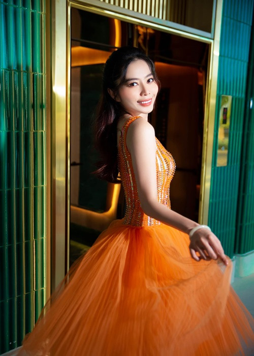 Trong quá khứ, chuyện tình cảm của Nam Em vướng nhiều thị phi. Cô từng bị chỉ trích vì chen vào mối quan hệ giữa Nhã Phương và Trường Giang. Ảnh: FBNV.