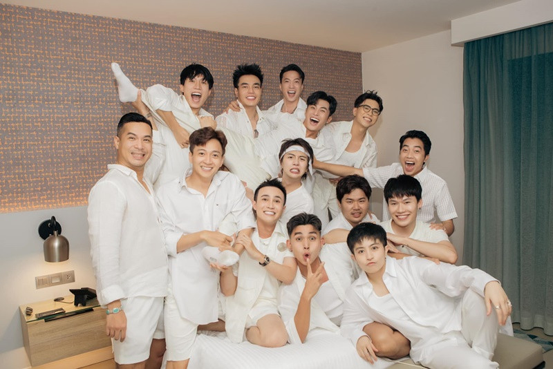 "Trời ơi tưởng nhà trai quậy thôi, nhà gái cũng quậy quá trời quá đất vậy?", Gin Tuấn Kiệt chia sẻ.