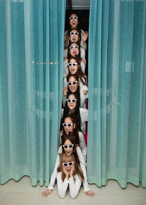 Nhiều nữ nghệ sĩ tham dự đám cưới Puka như: Hòa Minzy, Thúy Ngân, Minh Tú, Misthy, Lyly, Lâm Vỹ Dạ, Mai Quỳnh Anh, Cara.