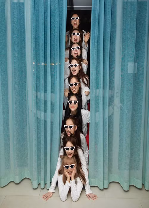 Nhiều nữ nghệ sĩ tham dự đám cưới Puka như: Hòa Minzy, Thúy Ngân, Minh Tú, Misthy, Lyly, Lâm Vỹ Dạ, Mai Quỳnh Anh, Cara.