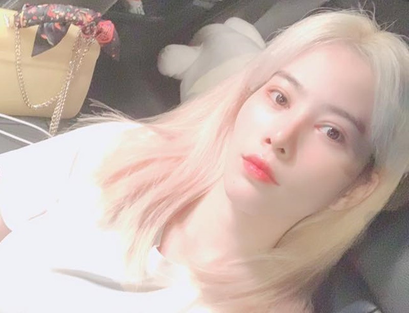 Trước khi tìm được bến đỗ bình yên, Nam Em đau khổ vì tình. Ảnh: FBNV.