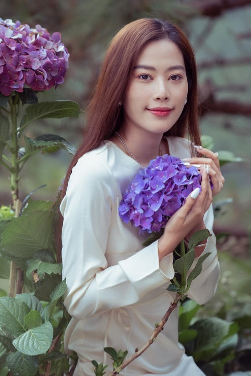 Bạn trai hiện tại của Nam Em biết quá khứ đau khổ của người đẹp. Ảnh: FBNV.