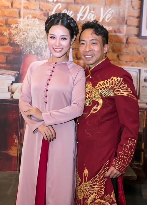 Việt Hoàn ủng hộ Hoa Trần ca hát cũng như việc cô xây dựng hình ảnh gợi cảm. Ảnh: Vietnamnet.