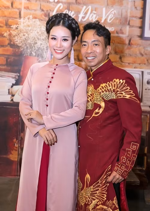 Việt Hoàn ủng hộ Hoa Trần ca hát cũng như việc cô xây dựng hình ảnh gợi cảm. Ảnh: Vietnamnet.