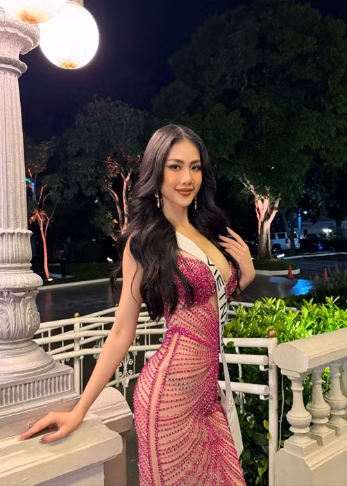 Đầu tháng 11, Bùi Quỳnh Hoa sang El Salvador thi Miss Universe 2023 sau loạt lùm xùm ở quê nhà. Ảnh: FBNV.