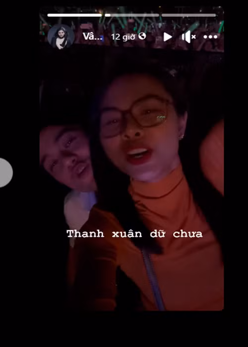 Nữ diễn viên chia sẻ, Westlife là thần tượng thời thanh xuân của cô. Ảnh chụp màn hình.