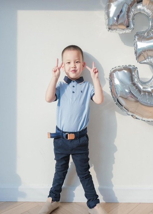 Vợ chồng Hồ Ngọc Hà cho các con ăn mặc đơn giản, đúng lứa tuổi.