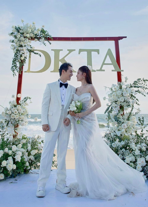 Thủy Anh chia sẻ, tài sản lớn nhất và vô giá trong 10 năm qua của cô là tổ ấm với hai con trai đáng yêu, một người chồng tuyệt vời. Ảnh: FBNV.