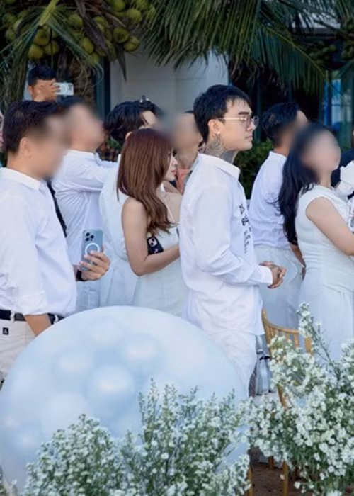 Bảo Ngọc và Đạt G từng hẹn hò. Theo Arttimes, trong tiệc mừng của vợ chồng Đăng Khôi, Đạt G cho biết, anh ngưỡng mộ trước hạnh phúc bền chặt của Đăng Khôi - Thủy Anh đồng thời tiết lộ bản thân cũng là một người chung tình. Ảnh: Arttimes.