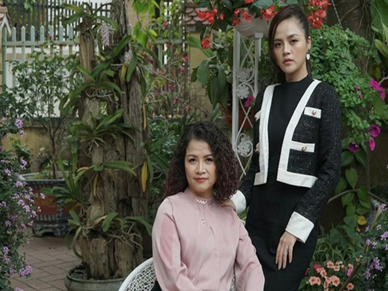 Nghệ sĩ Thu Hạnh đóng vai bà Sa trong Hương vị tình thân. Cuối tháng 2/2023, nữ diễn viên lên tiếng về tin đồn trốn nợ. Cụ thể, trên Dân Việt, cô cho biết, 2 năm trước, cô vay nặng lãi để kinh doanh và đã trả nợ xong. Ảnh: VTV.