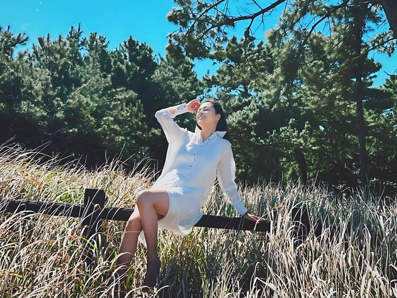 Mới đây, thông tin Thu Quỳnh mang bầu lần 2 khiến nhiều người bất ngờ. Chia sẻ trên truyền thông, nữ diễn viên cho hay, cô biết mình mang thai khi quay những tập cuối Cuộc chiến không giới tuyến. Hiện tại, Thu Quỳnh không tiết lộ bố của con thứ hai. Ảnh: FBNV.