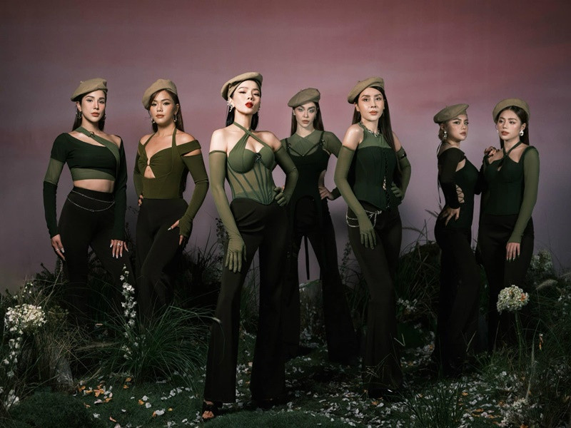 Trong Chị đẹp đạp gió rẽ sóng, Lệ Quyên nổi bật nhờ tài năng ca hát và nhan sắc trẻ trung.