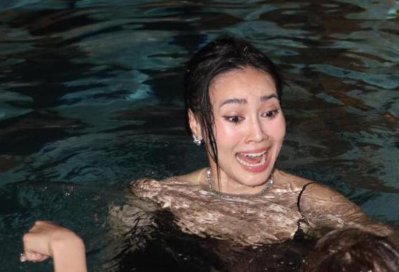 Nhiều sao Việt bị đồng nghiệp quăng xuống hồ bơi. Ảnh: Saostar.