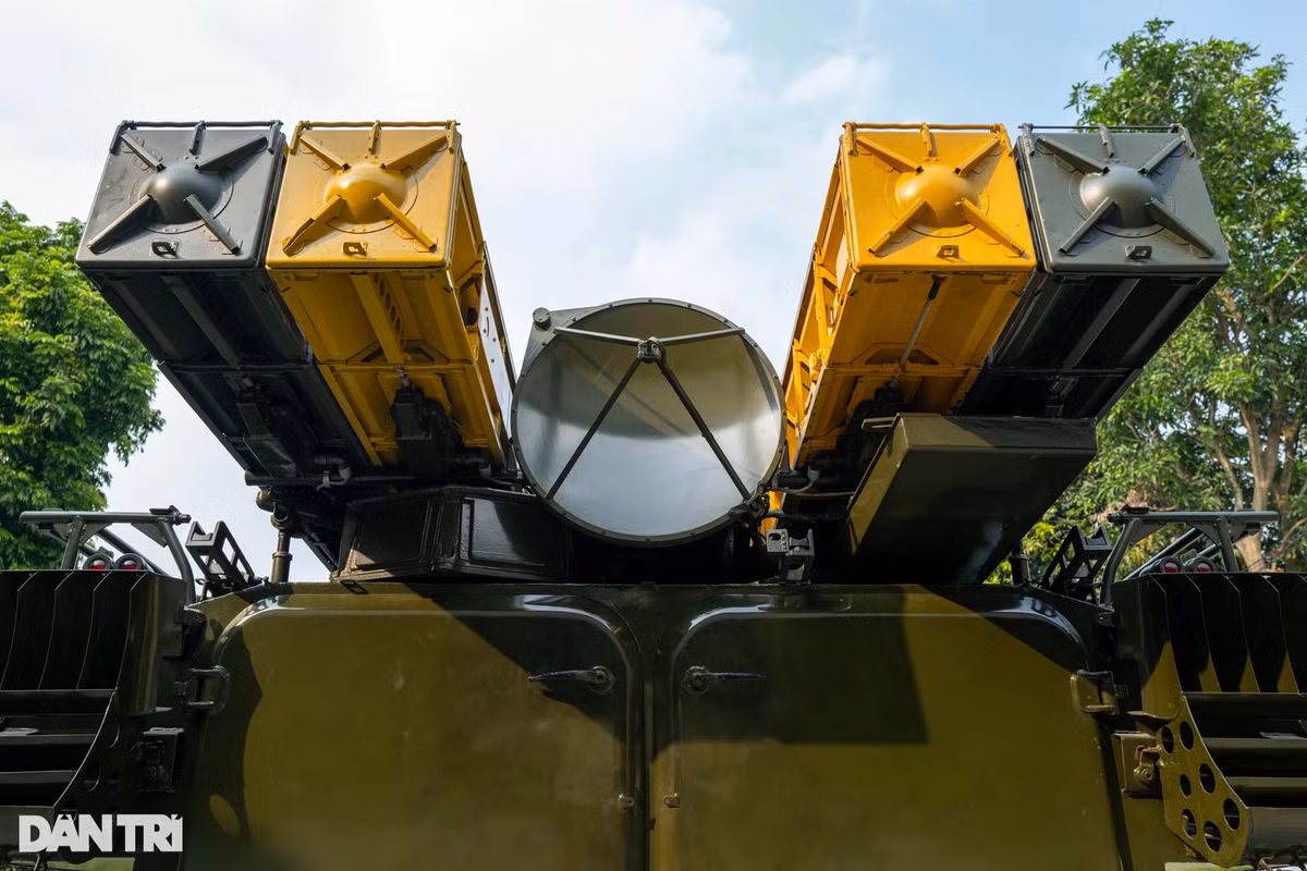 Điểm đặc biệt của tổ hợp này là khả năng tự tìm và tiêu diệt mục tiêu nhờ hệ thống radar được lắp trên xe, được mệnh danh là "sát thủ" của các mục tiêu tầm thấp.