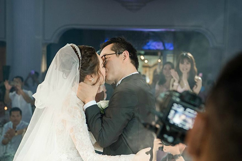 Vợ chồng Trung Hiếu không công khai hình ảnh bên nhau sau đám cưới mà giữ bí mật giống như cặp đôi đã làm khi còn hẹn hò. Cả hai cũng không xuất hiện tại các sự kiện giải trí. Ảnh: Vietnamnet.