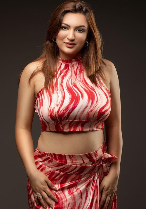 Đại diện Nepal gây chú ý khi là thí sinh ngoại cỡ. Cô nặng 80kg. Ảnh: Instagram.