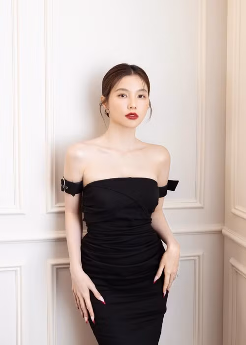 Chia sẻ trên Người Đưa Tin, cô nói thêm: "Clip chia sẻ trên story chỉ là một video My thấy trên mạng và xúc động nên đã đăng tải lại. Thực ra trọn vẹn clip nói về quá trình của một đời người từ khi sinh ra tới khi mất đi. Vì clip dài nên khi đăng đã bị bỏ bớt phần sau, khiến mọi người chưa cảm nhận hết được".