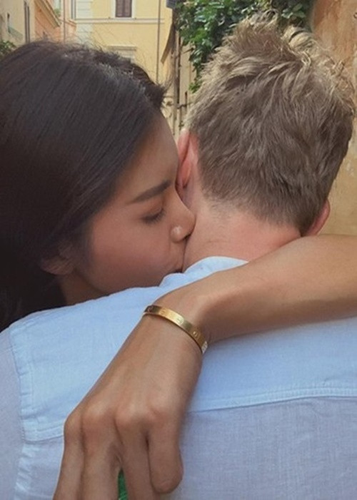 Mẹ của Minh Tú cho rằng chỉ có Chris mới chịu được tính nết của nữ người mẫu.