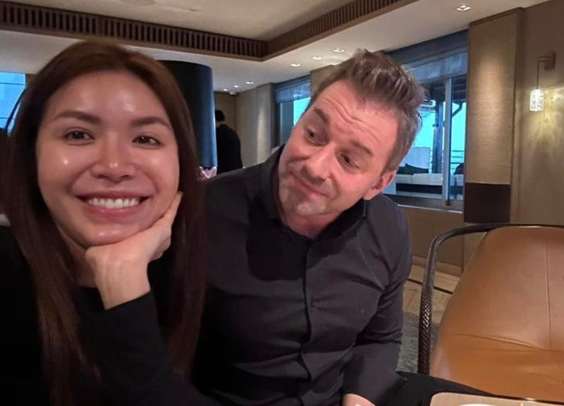 “Thôi đừng có nói giỡn, mẹ về mẹ buồn mẹ khóc mấy ngày. Mẹ nói rồi, con bỏ ai thì bỏ đừng bỏ nó tội nghiệp. Mẹ thương nó", mẹ của Minh Tú phản ứng khi nghe con gái chia tay.