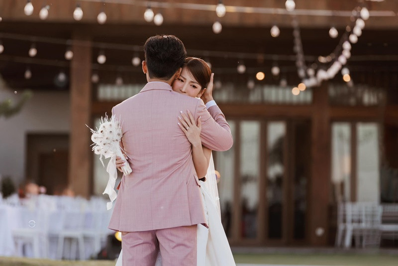 Gin Tuấn Kiệt ôm chầm lấy Puka. Ảnh: FBNV.