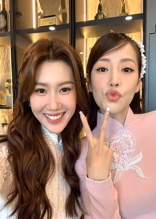 Puka nhí nhảnh trong ngày trọng đại. Ảnh: FB Thúy Ngân.