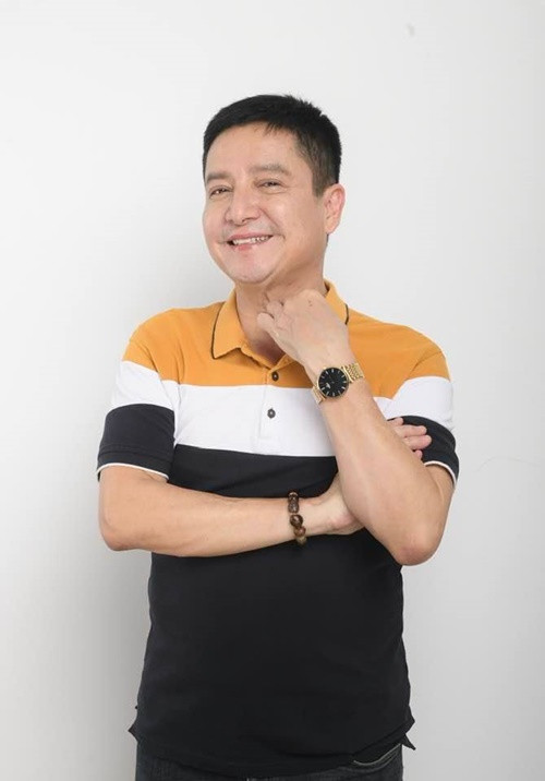 Theo Vietnamnet, trong đợt xét tặng danh hiệu NSND, NSƯT lần thứ 8, Chí Trung bị đánh trượt do một vài quy định trong quy chế xét tặng. Sau đó, anh không làm hồ sơ nữa. Tuy nhiên, lần xét tặng danh hiệu NSND, NSƯT lần thứ 10 có nhiều thay đổi, Chí Trung lọt vào danh sách đề nghị xét tặng danh hiệu NSND. Ảnh: FBNV.