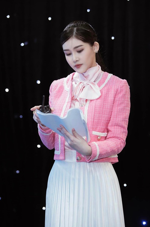 Sau khi có bằng thạc sĩ, Ngân Anh trở thành giảng viên ngành Quản trị sự kiện, Giám đốc chương trình Quản trị sự kiện - Kinh tế thể thao của trường Đại học Hoa Sen. Ngoài giảng dạy, cô còn làm MC, kinh doanh.