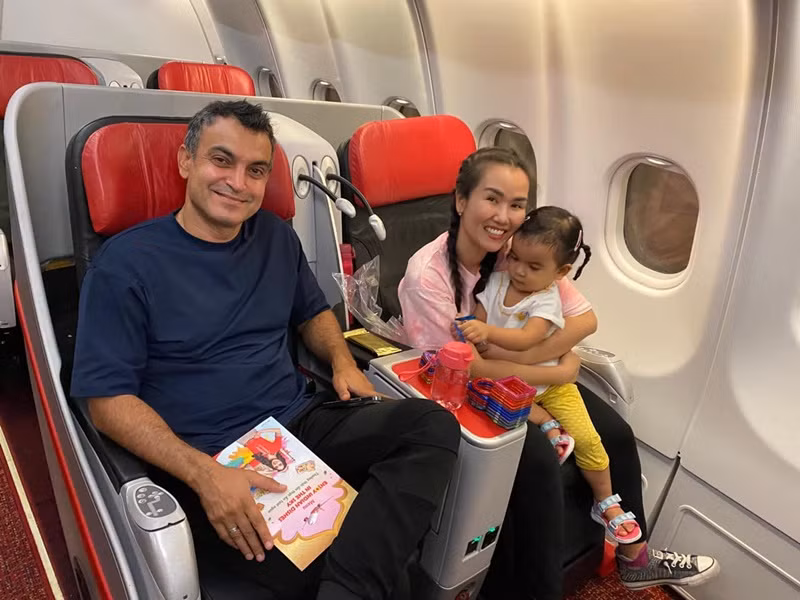  Võ Hạ Trâm cùng chồng con về Ấn Độ nhân dịp lễ hội ánh sáng Diwali.