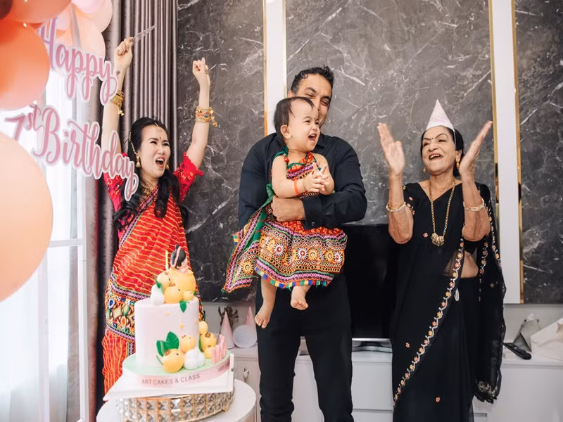 Năm 2022, mẹ chồng Võ Hạ Trâm sang Việt Nam dịp bé Moon đón sinh nhật.