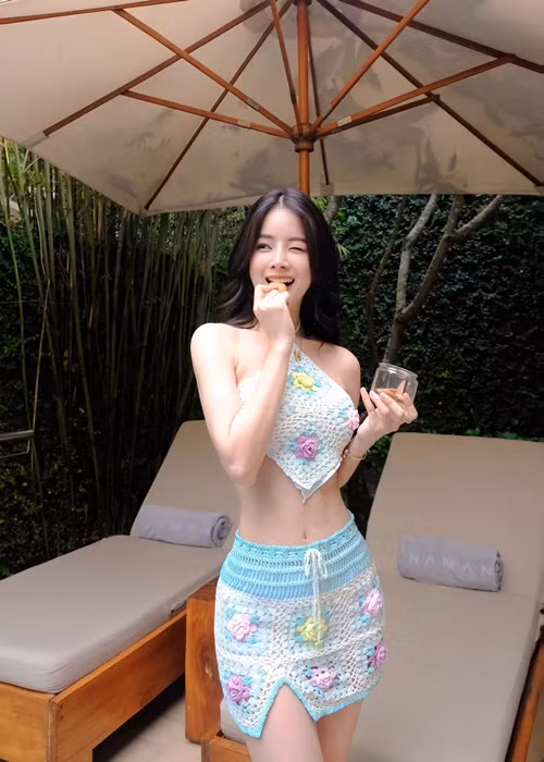 Mỗi khi thèm uống trà sữa, bạn gái cũ của Hồng Thanh không dám ăn trân châu vì sợ tăng cân.