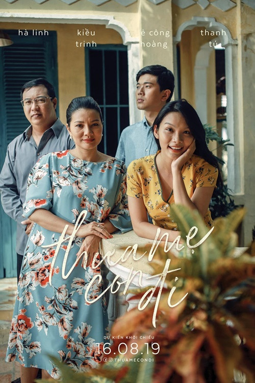 Theo Phụ Nữ TP HCM, sau Cha và con và…, Công Hoàng có 1 vai diễn nhỏ trong phim Thưa mẹ con đi. Sau 3 vai diễn lớn, nhỏ trong 3 bộ phim độc lập khác nhau, anh luôn mong mỏi được thử sức với dòng phim thương mại. “8 năm qua, tôi cũng đi thử vai hơn chục dự án phim giải trí nhưng trượt hết”, anh kể. Ảnh: FBNV.