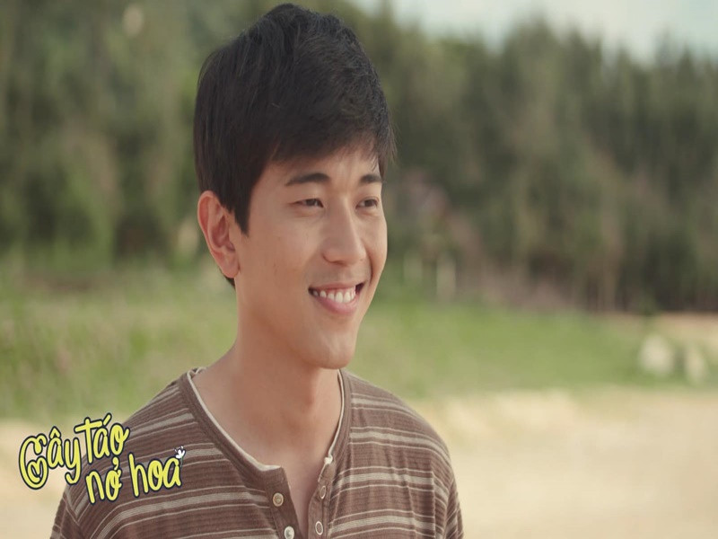 Năm 2021, Công Hoàng đóng một vai phụ trong phim Cây táo nở hoa. Ảnh: FBNV.