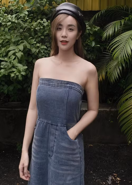 Trong chương trình Chuyện ngại nói với Xuân Lan, Bảo Ngọc chia sẻ về việc làm mẹ đơn thân. Vợ cũ Hoài Lâm cho biết, ban ngày, cô luôn tươi cười, vui vẻ để các con có được năng lượng tích cực. Chỉ đến khi con ngủ, cô mới cho phép bản thân được sống với cảm xúc của mình. Ảnh: FBNV.