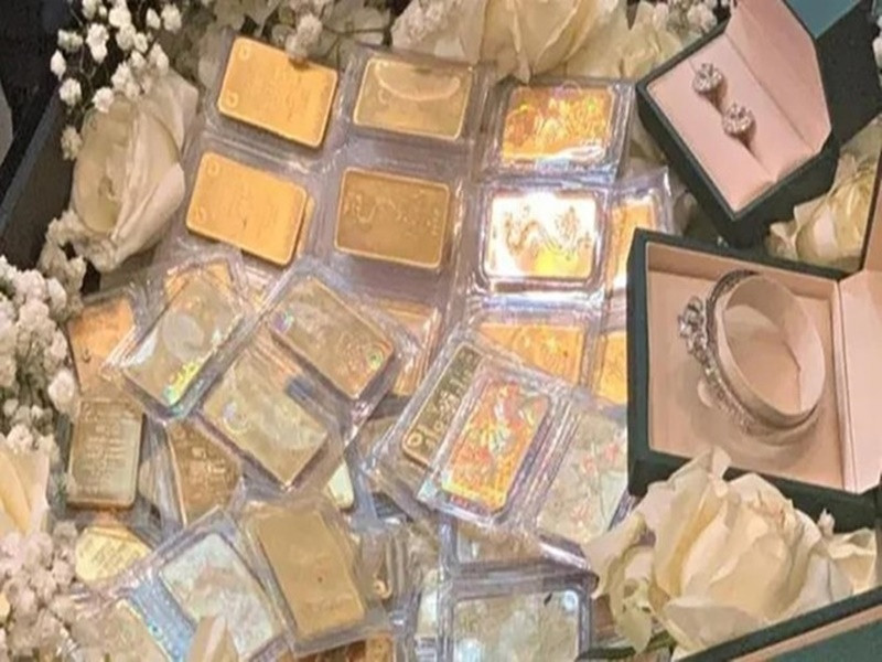 Vợ chồng Phương Trinh cho biết, tổng số quà cưới nhận được là khoảng 10 tỷ đồng. Ảnh: FBNV.