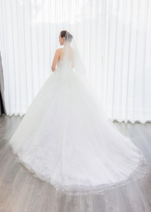 Phương Oanh hoãn cưới vì muốn tập trung dưỡng thai cũng như có thêm thời gian chuẩn bị để hôn lễ được chu toàn. Ảnh: FBNV.