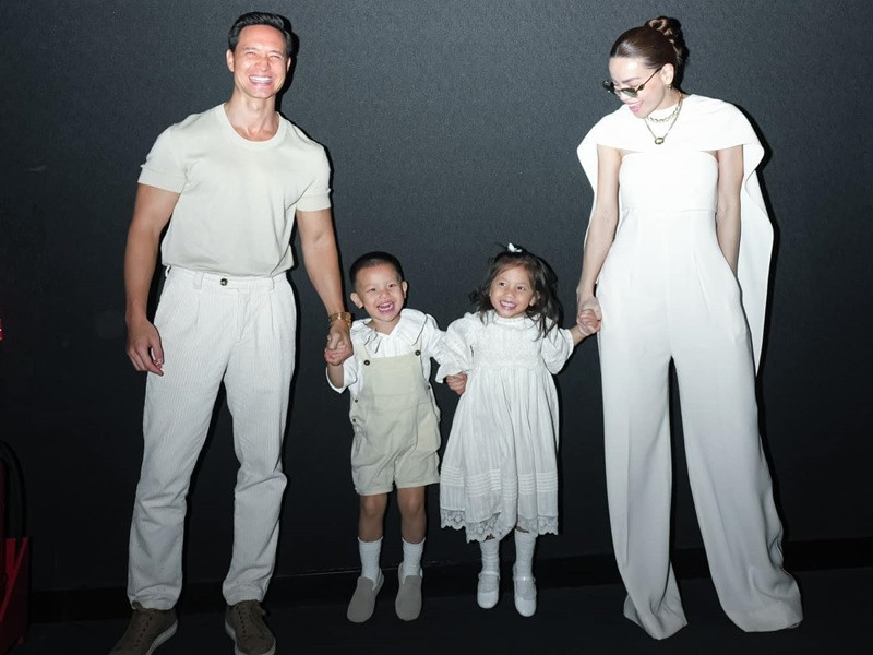 Tại sự kiện, Hà Hồ làm rõ thông tin đám cưới. Người Lao Động dẫn lời nữ ca sĩ: "Tôi chắc chắn là không thích đám cưới, vì cái gì trọn vẹn quá tôi cứ sợ điều gì đó xảy ra".