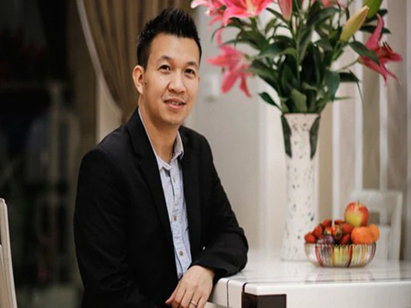 Nghệ sĩ Nguyễn Thị Bích chia sẻ rằng, nhiều lần các chuyên gia nước ngoài đến trường, thấy được tài năng của Xuân Phương và ngỏ ý xin gia đình và nhà trường cho Phương du học. Tuy nhiên, gia đình lại quyết giữ Xuân Phương ở lại, vì một phần là con trai út, phần hơn là nghệ thuật nước nhà đang mở rộng cánh cửa cho những tài năng trẻ như anh. Ảnh: VTV.