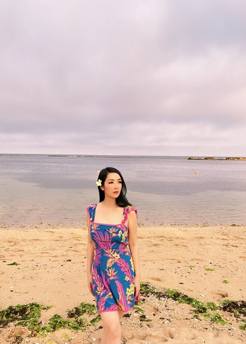 Ở tuổi U55, Hoa hậu Đền Hùng Giáng My vẫn trẻ trung, gợi cảm.