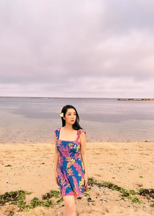 Ở tuổi U55, Hoa hậu Đền Hùng Giáng My vẫn trẻ trung, gợi cảm.