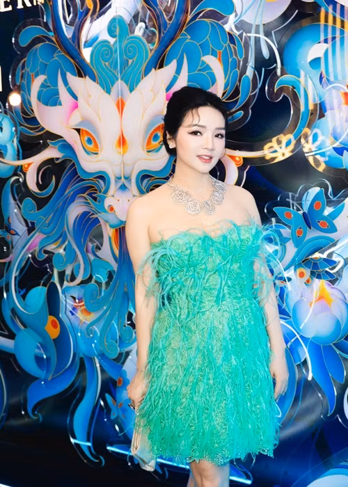 Thi thoảng, Hoa hậu Đền Hùng Giáng My làm giám khảo các cuộc thi sắc đẹp, tham gia sự kiện giải trí.