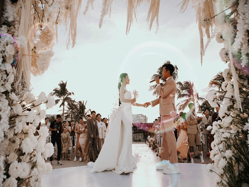 Đám cưới của Puka - Gin Tuấn Kiệt được tổ chức tại 3 nơi: Cam Ranh (ngày 4/11), TP HCM (ngày 6/11), Đồng Tháp (ngày 16/11).