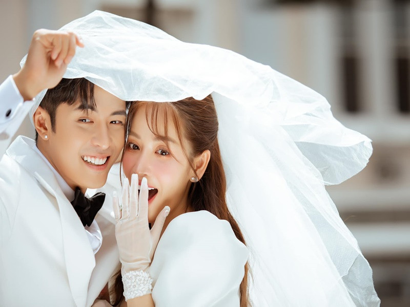 Mới đây, Puka giải thích về việc tổ chức đám cưới ở 3 nơi. Theo nữ diễn viên, vì muốn hôn lễ diễn ra ở biển nên vợ chồng Puka tổ chức tiệc mừng tại Cam Ranh.