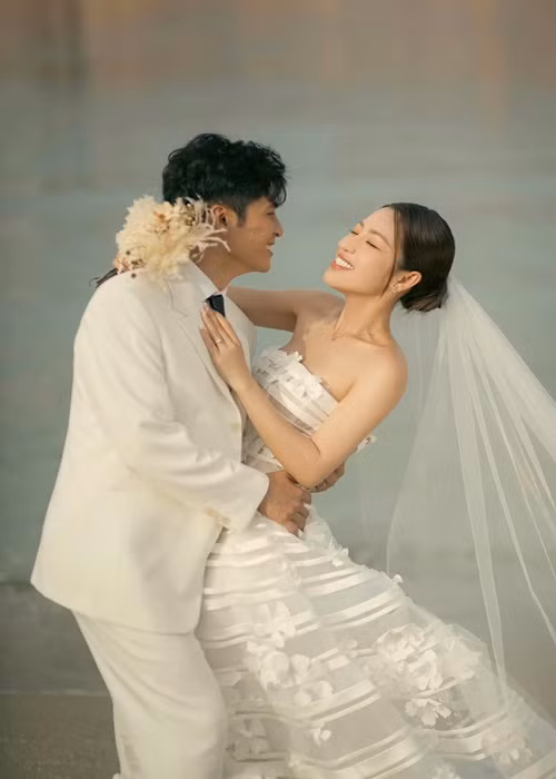 Tuy nhiên, cặp đôi sẽ dặn dò phía đội bảo vệ giữ thái độ hòa nhã, lịch sự và bình tĩnh với mọi người.