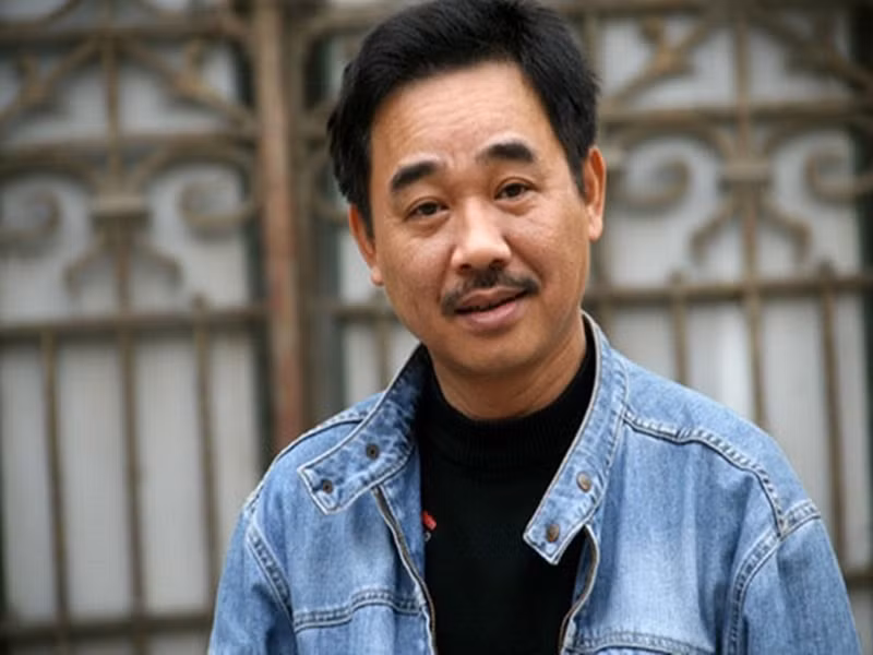 Có nhiều đóng góp cho nghệ thuật, Quốc Khánh được trao tặng danh hiệu Nghệ sĩ ưu tú năm 2012. Ảnh: Vietnamnet.